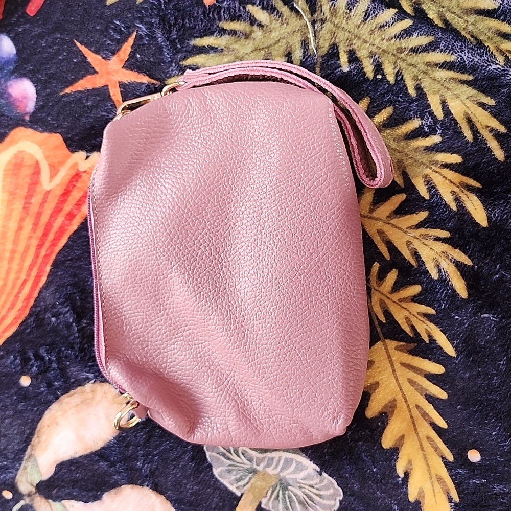 Vera Pelle Italian leather pink handbag. NWOT.